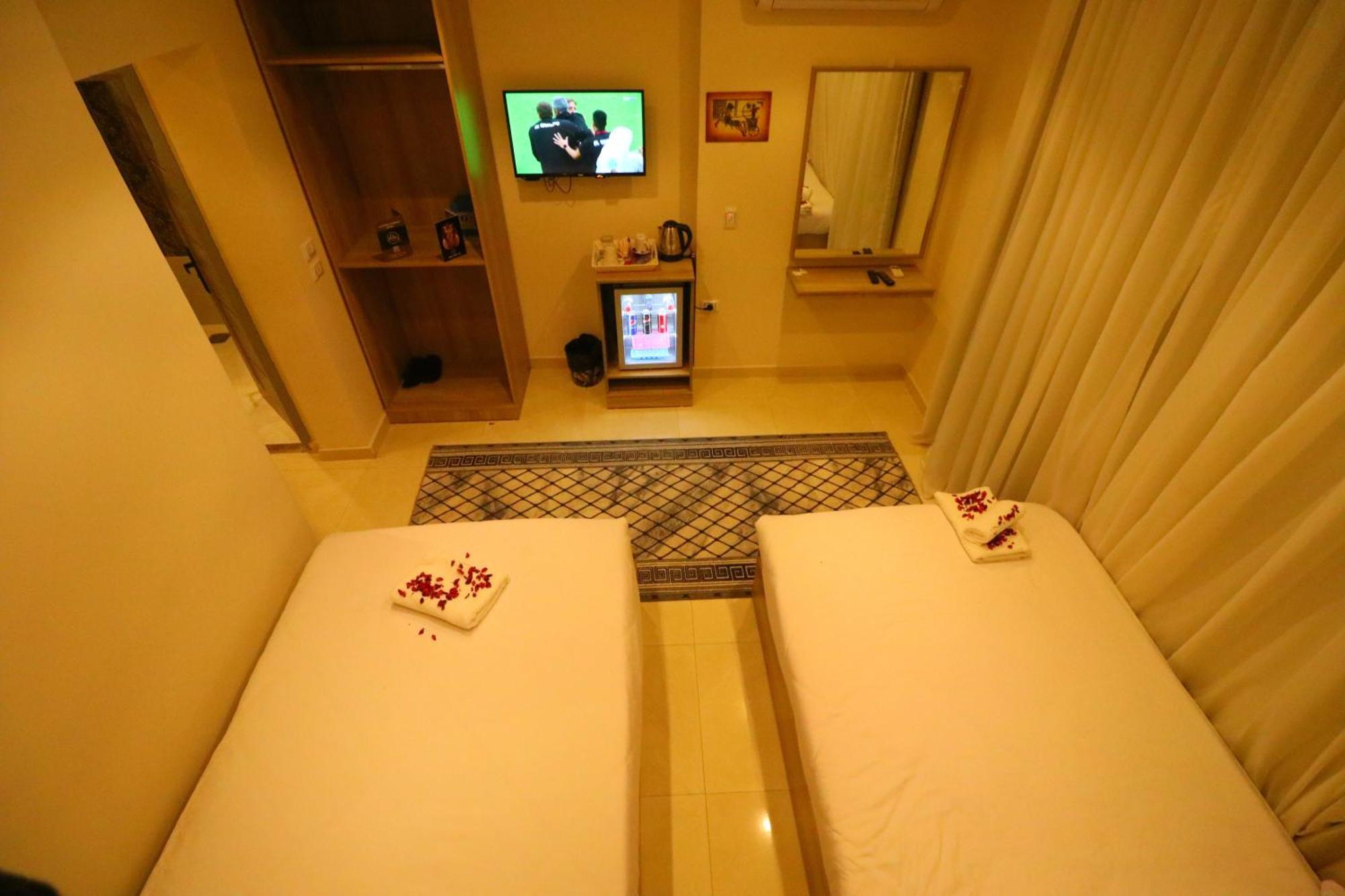 Locanda Pyramids Hotel Kafret el-Gabal المظهر الخارجي الصورة