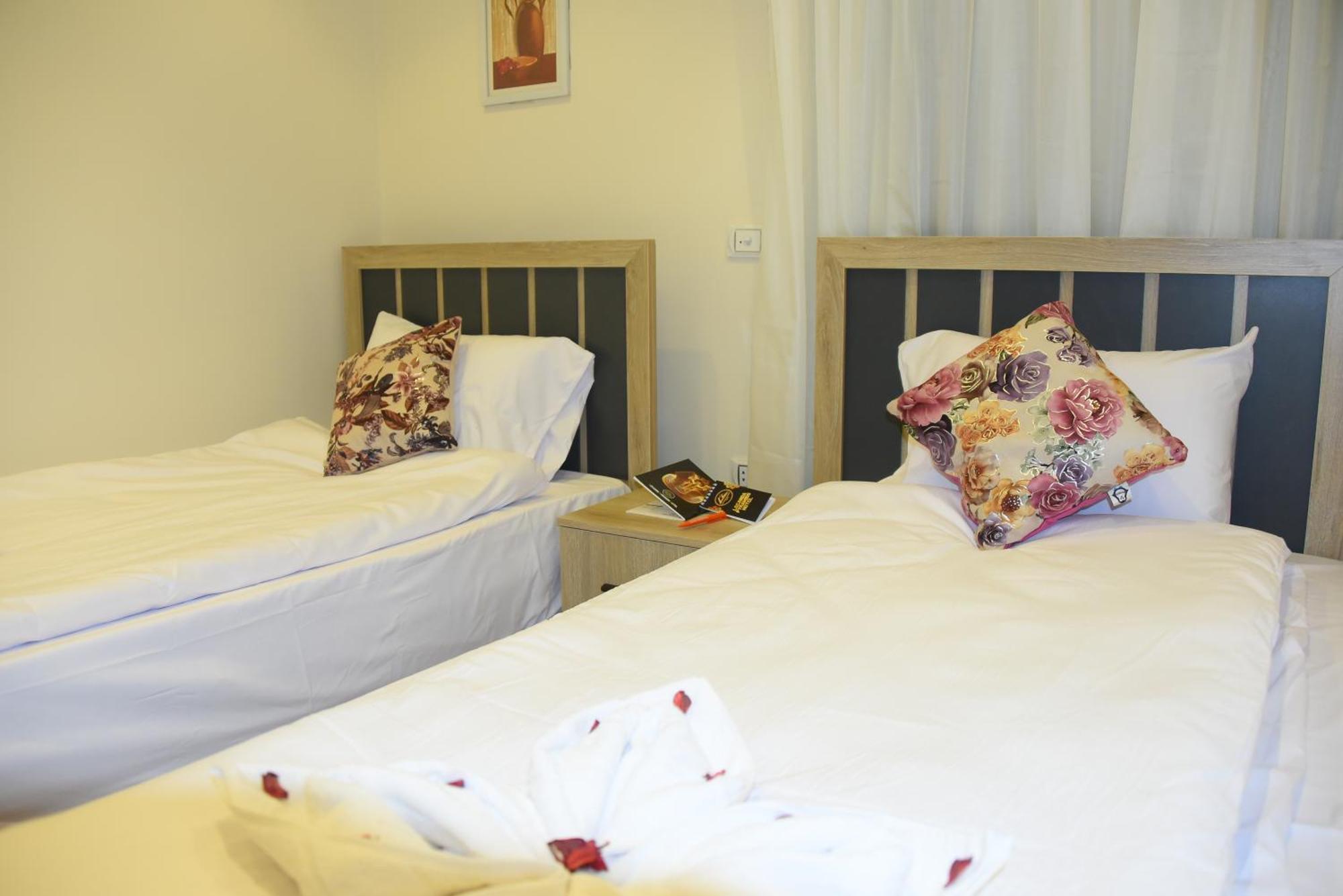 Locanda Pyramids Hotel Kafret el-Gabal المظهر الخارجي الصورة